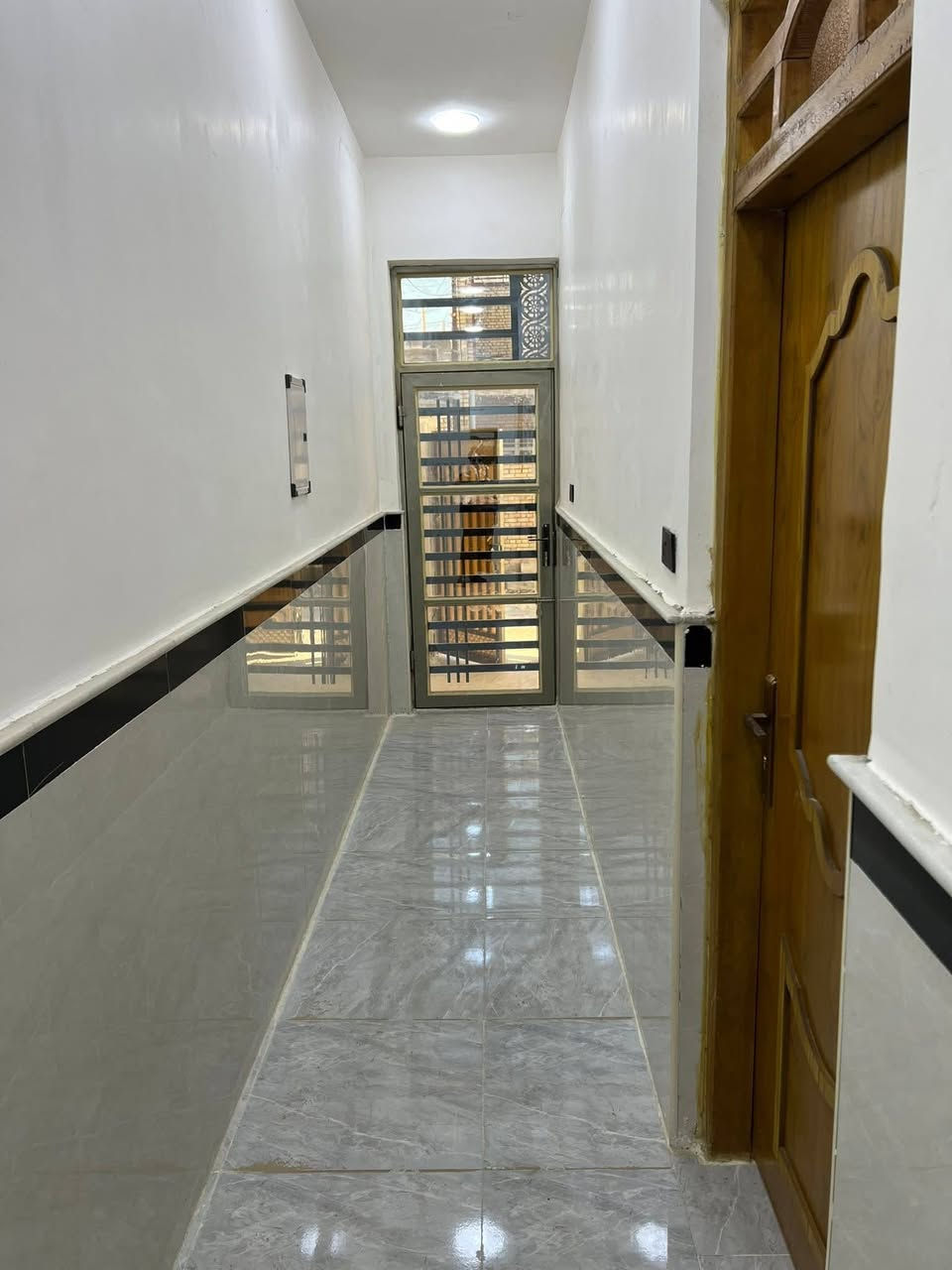 المساحه 100 متر + 100 متر
المكان منطقة حي الشهداء خالف السادين 
ابناء حديث و جهاز السكن 💎
جميع الخدمات متوفره ماء 💦 كهرباء ⚡️ 
الشارع 🔟 
الاستفسار ع الرقم ***********
