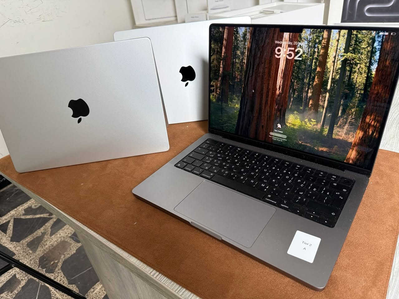 Tier3 A الاسم

شاشة Pro احترافية + تخزين 1TB + تصميم فاخر جدًا.

•⁠  ⁠MacBook Pro 14-inch (Nov 2023)

•⁠  ⁠Apple M3

•⁠  ⁠RAM: 8GB

•⁠  ⁠SSD: 1TB

•⁠  ⁠البطارية: 100%

•⁠  ⁠عدد الدورات: 38 - 35- 75

•⁠  ⁠السعر: 2,100,000 دينار فقط

•⁠ كيبورد عربي - انكليزي

•⁠ المحتويات: كارتونة - شاحنة - كيبل

•⁠ متوفر ٣ قطع (رصاصي فاتح عدد٢ - رصاصي طوخ عدد١)

‎جهاز وكالة ماستر العراق.


**إذا كنت صاحب هذا الإعلان وتريد حذفه لأي سبب، رجاءا أرسل رسالة إلى الدعم الفني**