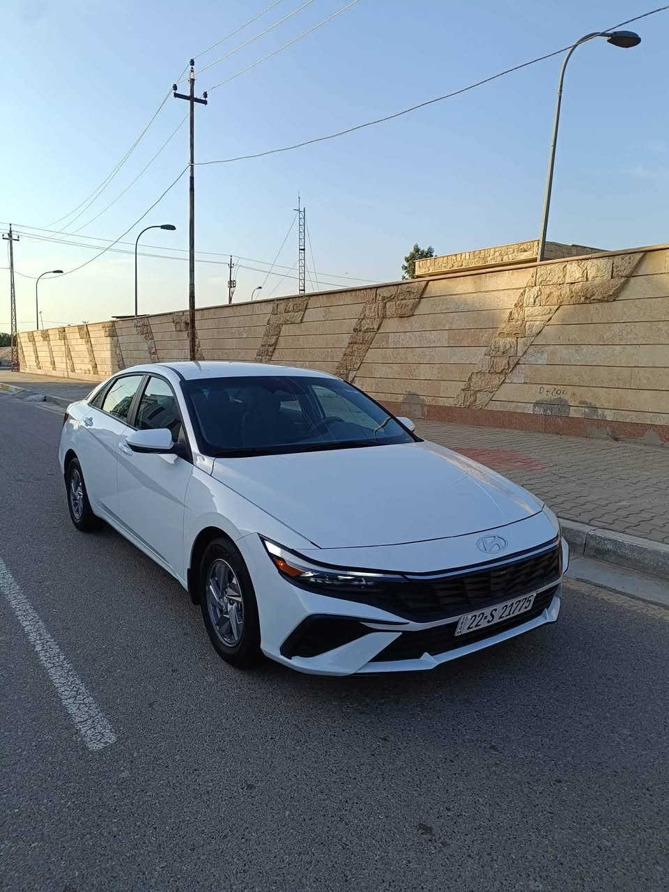 السلام عليكم
هونداي النترا للبيع موديل 24 رقم اربيل الجديد 
دخول جديد البارحه اترقمت السياره بسمي  ودخلت بغداد حادث السياره بنيد صبغ بدون ارباك بدون دواخل 
المواصفات 
شاشه الكتروني 
لد نهاري + لايت زنون 
فول تحكم استيرن
ثلاث انظمه قياده
السياره ماشيه 10  الف فقط السياره زيرو مشي امريكا 
رادار امامي 
ويل كب توقف ذاتي عنده الاقتراب 
محرك 2000 دوش بانزين فقط
وباقي المواصفات المعروفه 
مكان السياره بغداد 
الهاتف ***********/***********
