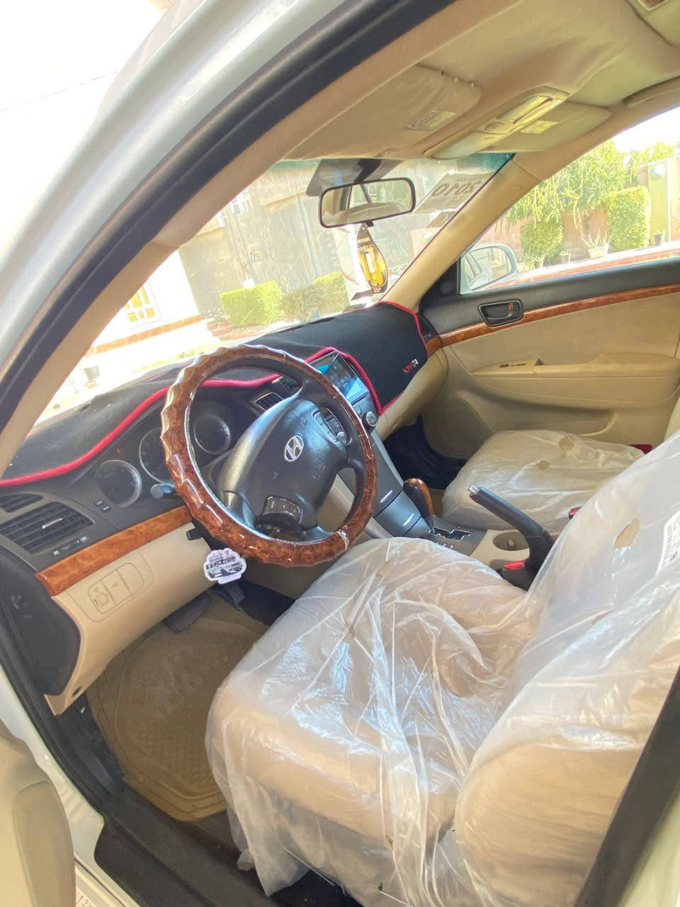 سلام عليكم 
مكلف بل نشر خاص مارد 
سوناتا موديل 9
محرك ٢٤٠٠ دوش 
تبريد ثلج + تدفئه 
رقم الاتبار دولي بسىم راعيها 
فول مواصفات واحد ع واحد 
محرك كير كهربائيّات تخم تاير بطاريه جديده 
تبديل ماسحات +بلكات دامه كاملا +فيت بم يعني دامه بل كامل 
 كشن كهرباء سلايت روف سياره كلش حلوه تراي يخبل 
حادث   امريكي   بنيد   +  جاملق   سعر  -١٣٧-  وبيها  مجال
مكان  سياره جزيرة  الخالديه البوبالي  قرب جامع الامام  علي     *********** عمر
