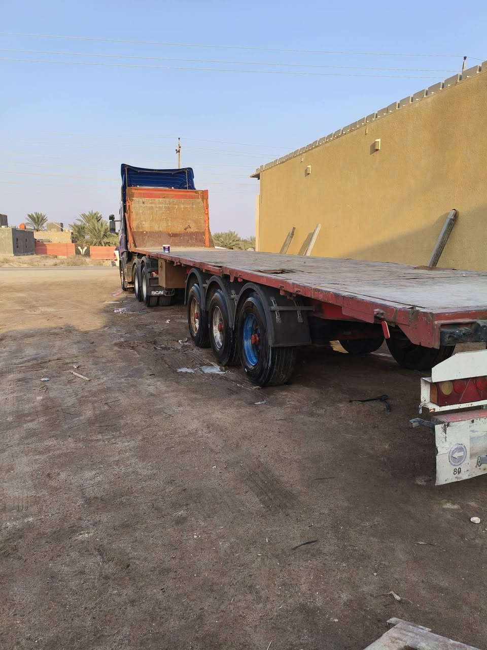 سلام عليكم للبيع سكانيه 2005مكينهR580 كير اوتوماتيك كلج راجز بدون رتايدر سبرنك امامي  سكس جوبلس خلفي تخم تأير راس وعربانه سيارات مسجله حافضه بسنويه شراي تحول بسمه راس تحويل ثاني يوم عرابانه جوبلس برميل كله جديد سعر400$وبيه مجال رقم الاستفسار ***********
