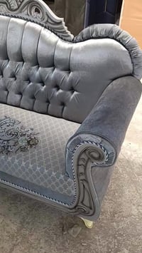 تخم ملكي ابو التاج زلغ مابيه حيل محد كاعد عليه ١٠ نفرات يوجود لدينا خد...