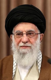 بسم الله الرحمن الرحيم   وفاءٌ لدم الشهيد القائد الامام علي الخامنائي ...