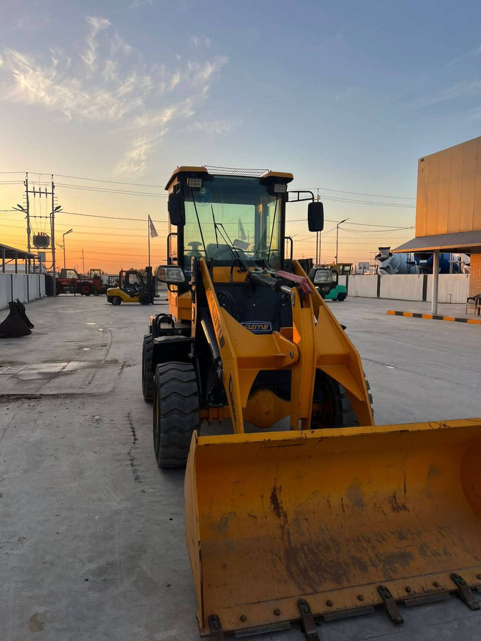 معرض تريكس وسط محيدين ارخس سعر في سوك موديل 2024سعر 180ورقه. ***********
***********
