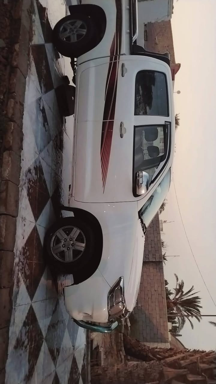 سلام عليكم
سياره البيع موديل ١٢ اوتماتيك 
رقم واصط دولي جديده هزه جديده مكفوله من العيب الشرعي مداور ثاني يوم السعر 175
‏‪***********‬‏
