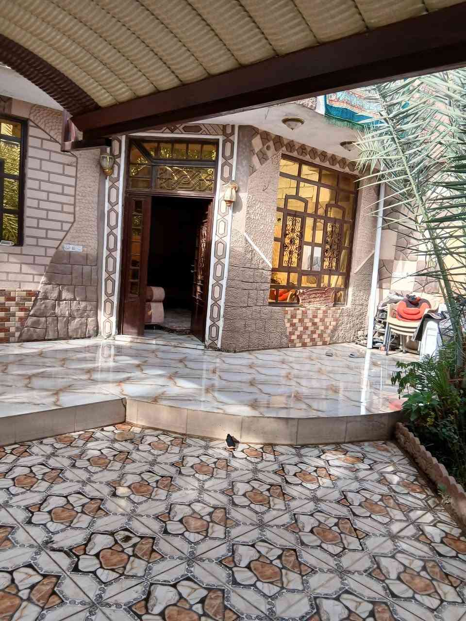 السلام عليكم بيت في تقاطع القدس دور الزراعة قرية عداي مساحة ٢٧٠ قاطين ٤ غرف نوم صحيات فوق و جوة كاملة شارع تبليط طابو زراعي سند ٢٥ للستفسار اكثر اتصال ***********
