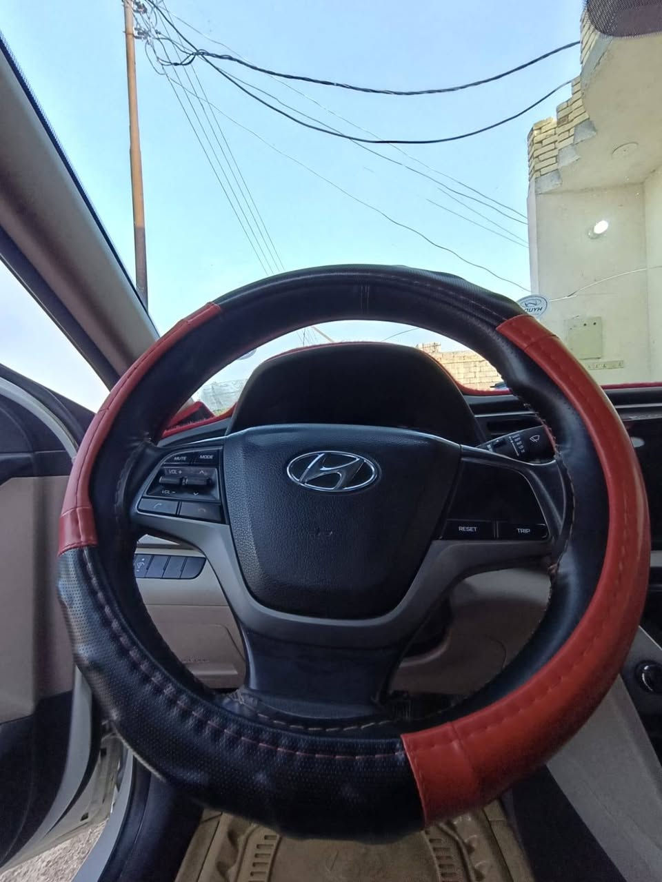 السلام عليكم النترا موديل 2017 رقم بصره الجديد بسمي وارد خليجي كفاله عامه ضربه تبديل صبغ وبارد كفاله حته الدعاميات السياره فول مواصفات فتحه سقف شاشه وكامره حساسات أمامية وخلفية مانع انزلاق تحكم استيرن اشاير بل مرايه مرايات شفط دواخل لونين وباقي المواصفات المعروفة محرك 2000 دوشه السياره جاهزه مكينه كير حداديه تخم تاير تبريد قطعتين السياره جاهزه ماشيه 100 استخدام شخصي مال موضف من الدوام للبيت ما متعوبه مكاني ناصريه السعر 147 وبيها مجال للشراي للاستفسار الاتصال على الرقم ***********
