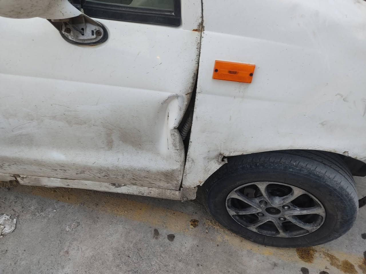 كيوكيو موديل 2012
كير شرط محرك صرف 
طخم جديد تايرات نص عمر 
سنوية بعد شهرين تسقط
رقم بغداد الماني مشروع وطني
الشرعي موجود تريد تحويل او وكالة 
عليها غرامات ورقتين تنزل من السعر
بيها طخة بلباب مثل ما موضح بالصورة 
السعر 26 بيها مجال
للتواصل واتساب فقط ما موجود عالفيس ***********
