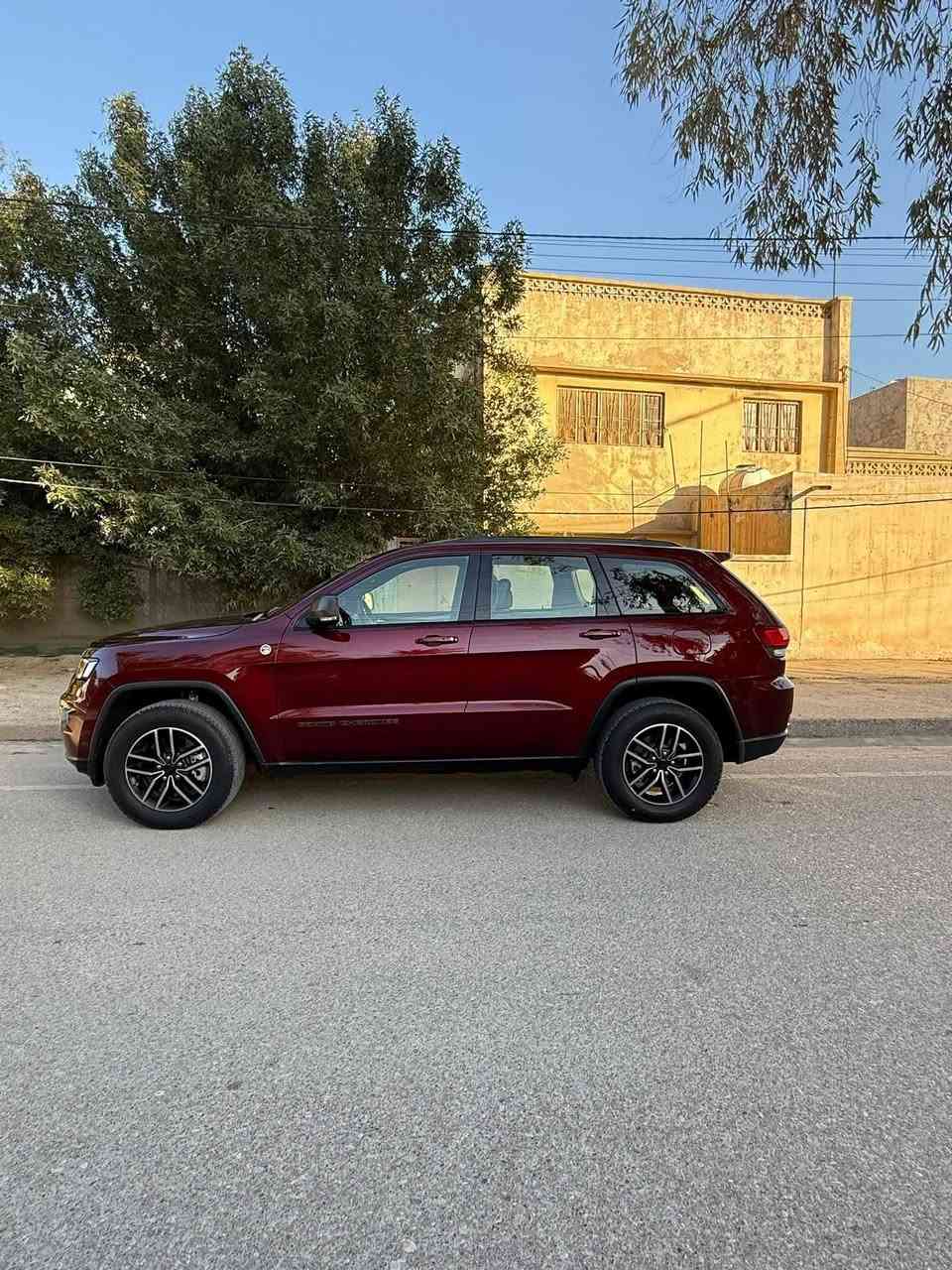 سلام عليكم ورحمة الله وبركاته
جيب الي يدو موديل قديم حلوه مال جنيه
نضيفه كلين ماشيه 150 الف تقريبن تخم تاير
الموديل 2017 سعره المطلوب 25 الف $
العنوان لاا نبارابوطيبان ورقم الانبار تريد تحويل حوالك
الهاتف ***********
