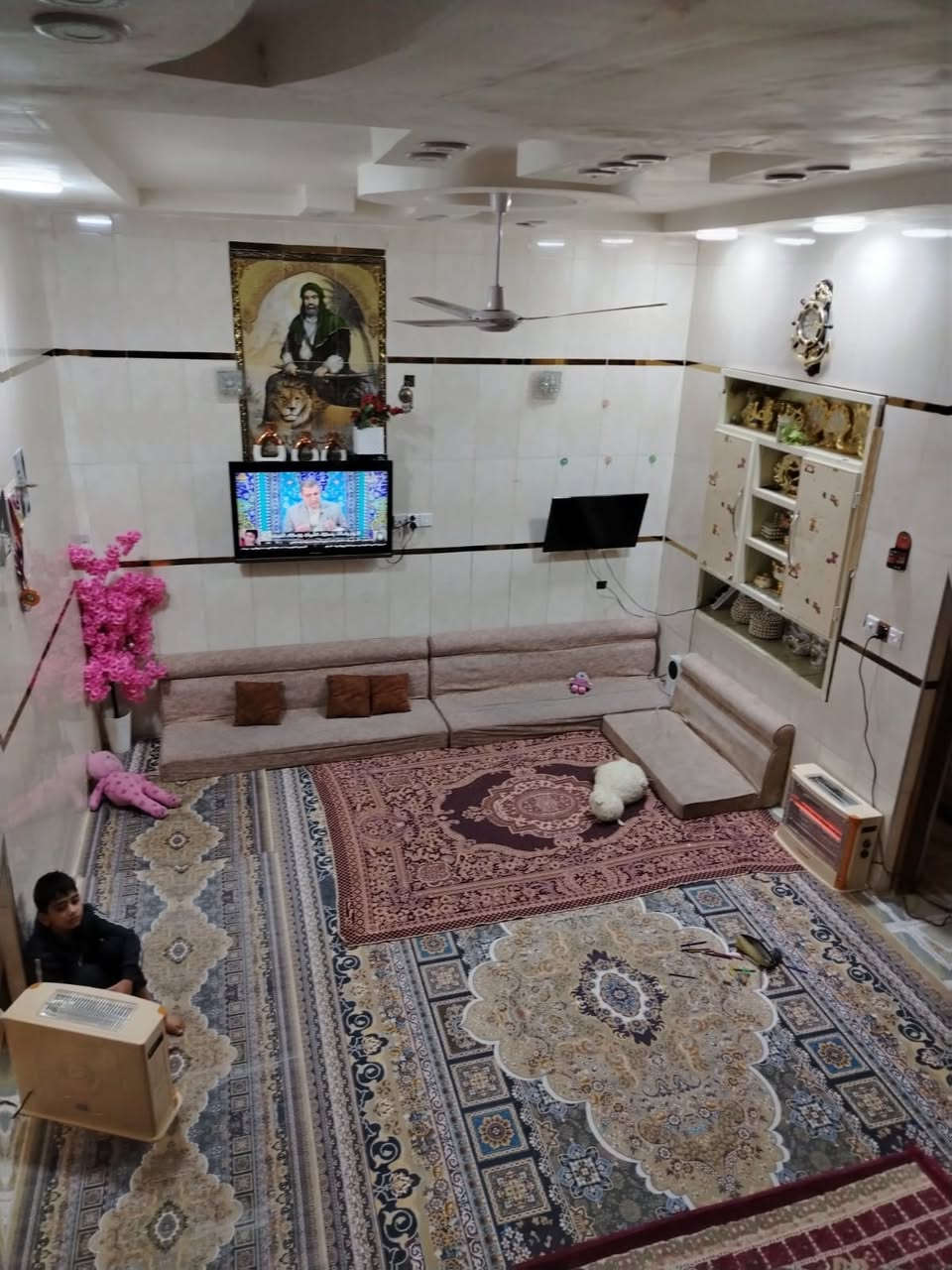 سلام عليكم بيت للبيع طابو المساحة 138م طابقين بناء حديث العنوان الماجدية شارع الملعب تفاصيل السعر الاتصال على الرقم الظاهر 
***********
