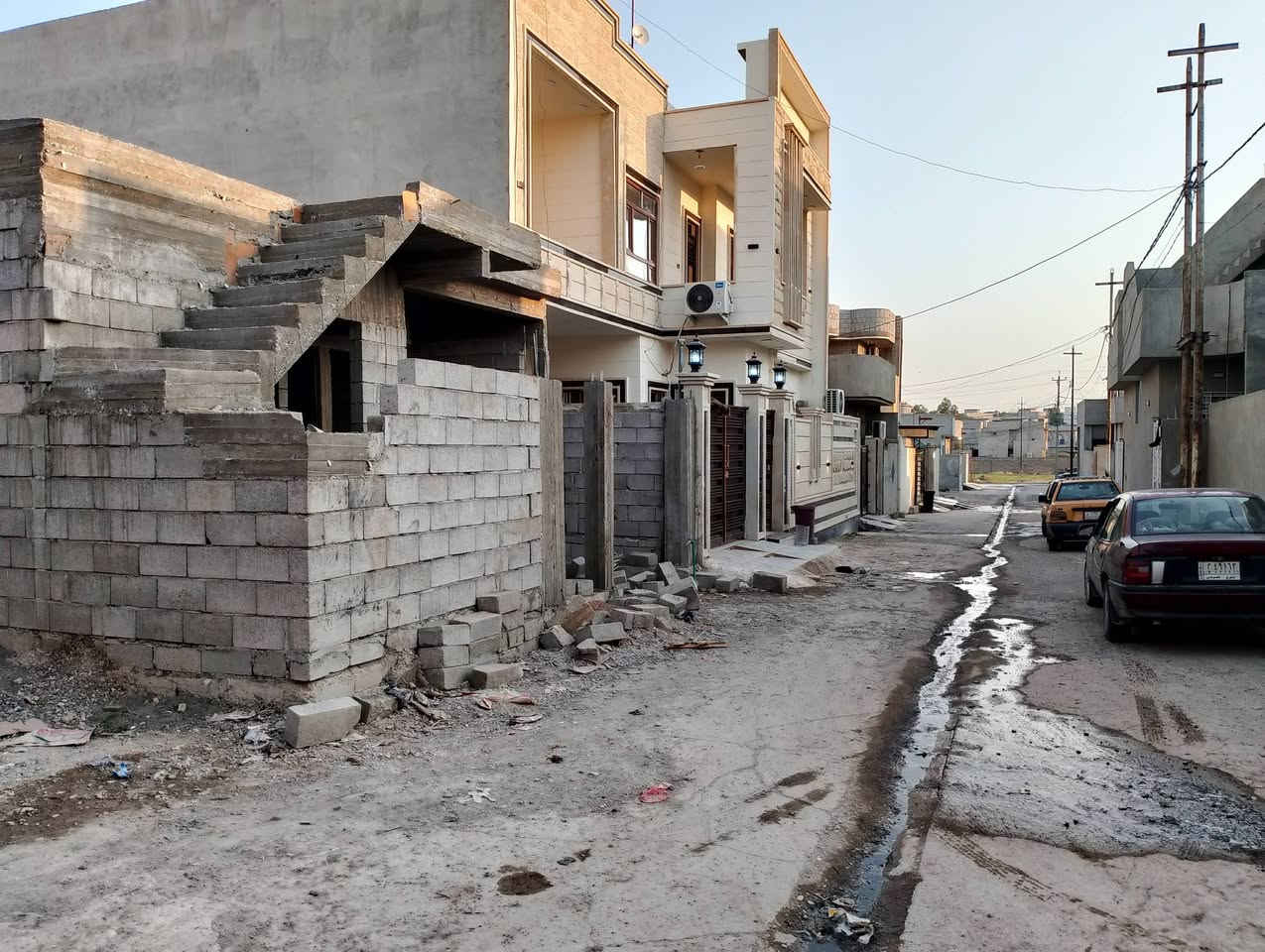 أرض البيع حي الملايين الثانية 

 تقطيع الجندول مساحة 100 متر الواجه 6 ونص 

عمق 15 خدمات كامل ماء وكهرباء وتبليط 

زراعي سند 25 

وصل بلديه قرار تمليك 

للاستفسار والتفاصيل للاتصال عل الأرقام التالية 🌍 

عنوان المتكب طريق موصل دهوك قبل بناء الجاهز 🌍 

***********☎️

***********☎️

***********☎️

***********،☎️
