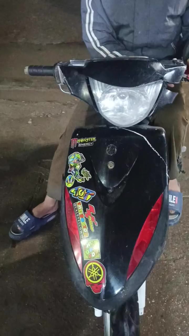 سلام عليكم ماكس عدلة دراجة نضيفة مكينة 55هاون نقصها لو باتري لو شخاطة ولعرموطة فالته ولكفر مال لايت طاك والسواد مال مكينة نقص تكدر تكلبها مال لعب تريد تكمل نقوشات وترجع بلاد سعر 375 وبيها مجال,
***********تقاطع درويش
