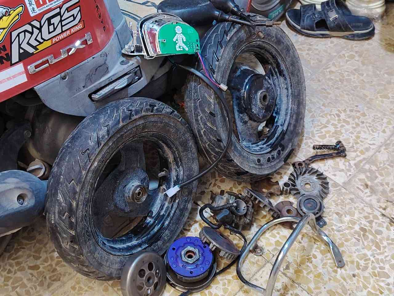للبيع غراض ماكس بوليس مال دراجه حاويه مو تجاري
 ما ابيع قطع شلعه وحده سعر مناسب 
مكاني نجف شارع المطار


**إذا كنت صاحب هذا الإعلان وتريد حذفه لأي سبب، رجاءا أرسل رسالة إلى الدعم الفني**