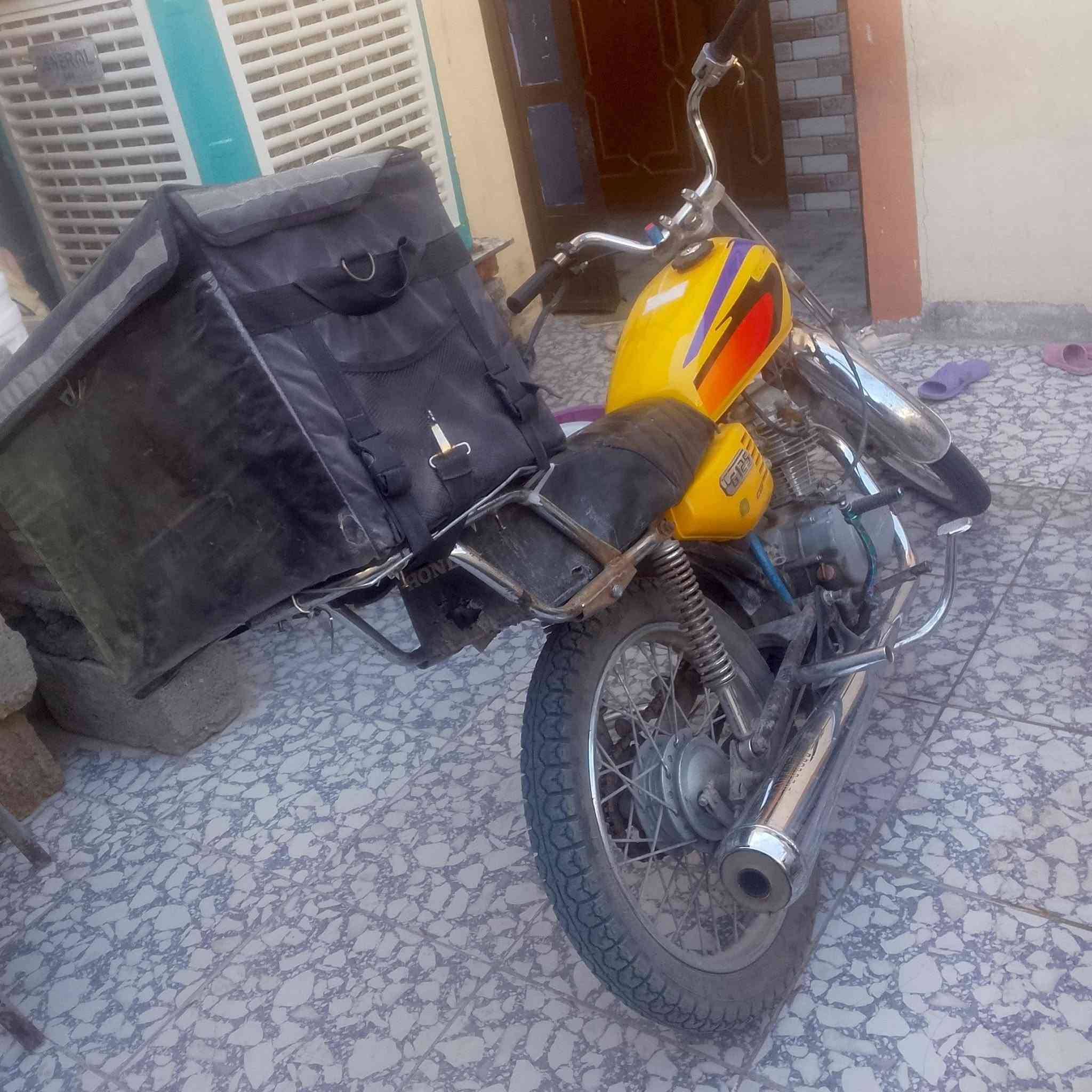 اربعه كير كلك مكفوله سعره 350وبيه مجال قليل مكان كربلاء الحسينيه كهربائيات شغاله هاذه رقمي ***********
