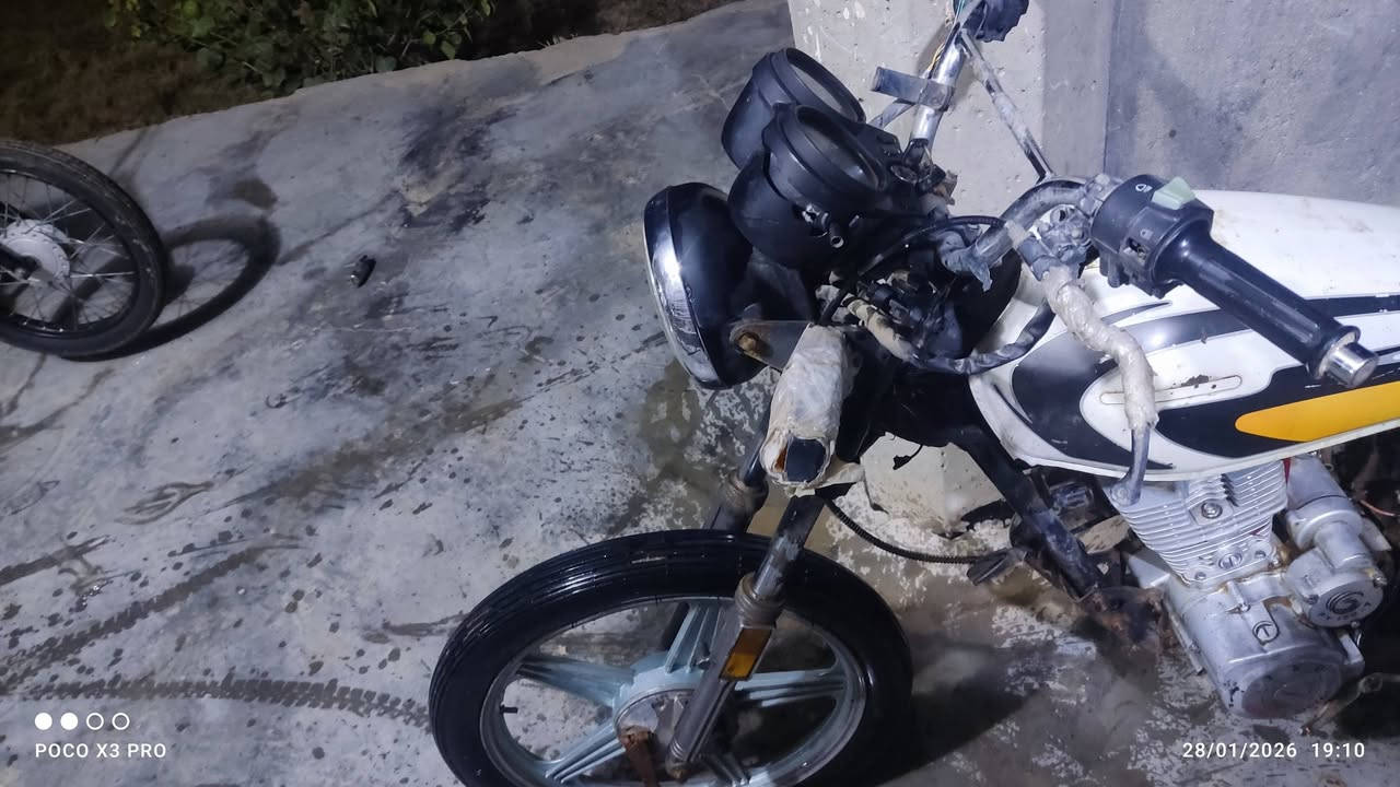 سلام عليكم ورحمه الله وبركاته دراجه لبيع  محرك خير من الله كهربائيات كله شغالهه عوزه شغلات بسيطه  مكاني حله نيل  سعر 150وبيه مجال حك الجيه  
‏‪0783 896 3806‬‏
