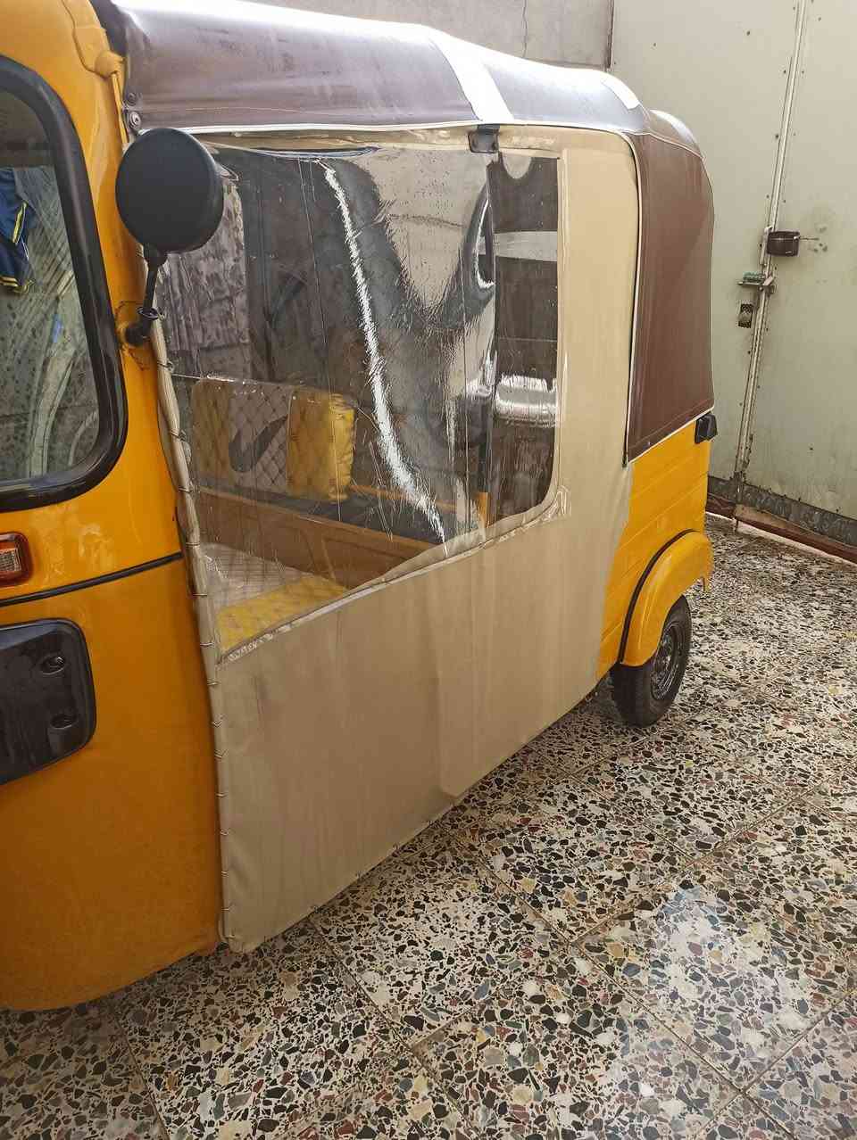 السلام عليكم للبيع تكتك موديل 2019 باسمي تحويل ثاني يوم بيها ضربه باللغد  معمره مكاني حي اور سبع قصور السعر 6250 وبيها مجال
***********
