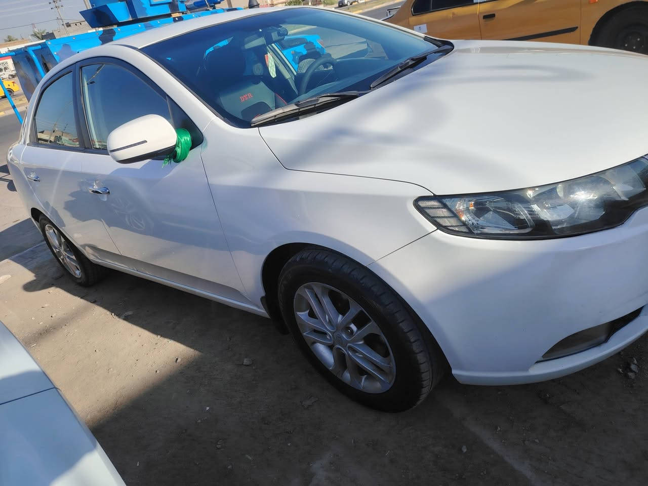سيراتو موديل 2012 رقم أربيل الجديد تحويل بأسم المشتري فول مواصفات عدى الفتحه تخم تاير سدر تبريد مكينه كير كله شرط الفحص سياره كلش حلوه قطعتين صبغ جاملغ خلفي وباب فقط وباب السايق بيه بارد قليل سعرها 97 وبيها مجال مكاني واسط الصويره
***********
