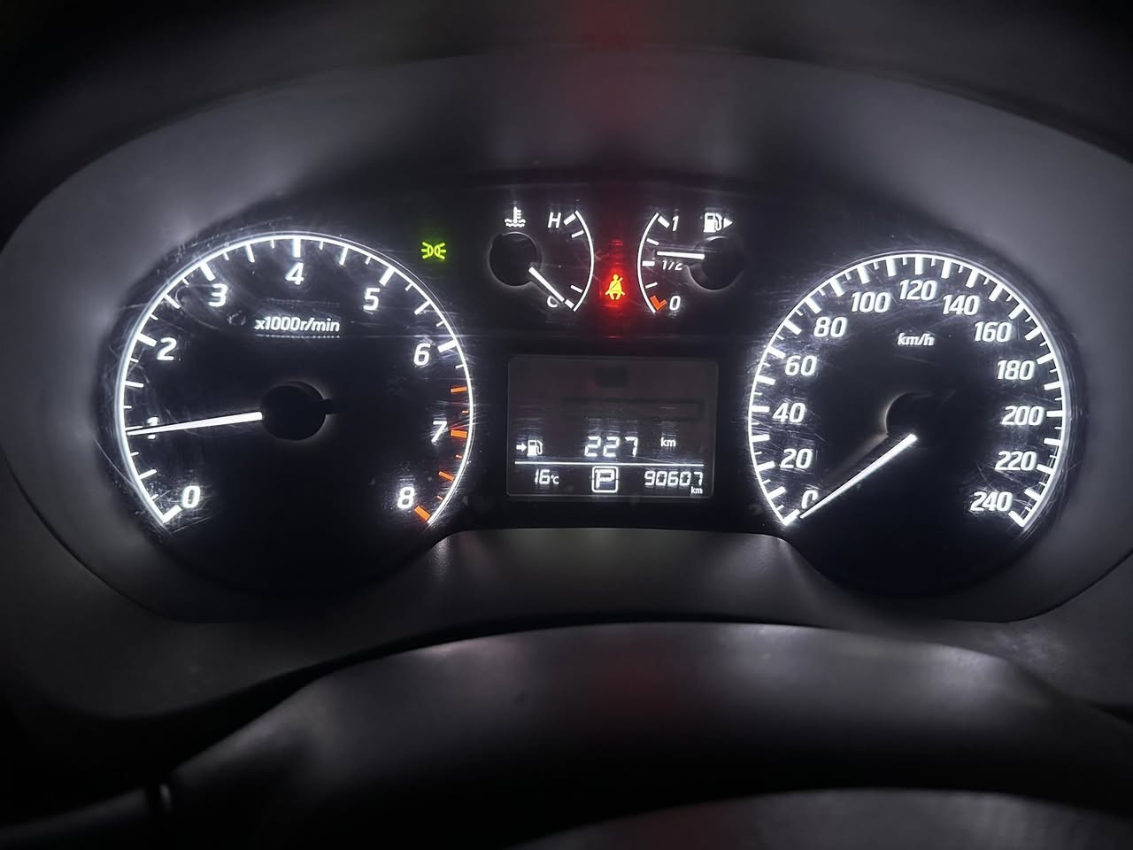 السلام عليكم 
نيسان سنترا 
موديل 2016
ماشيه 90607
سياره كلين بيها تكحيلات بسيطه السياره بحاله كلش زينه 
سعرها 12.500$ 
رقم التواصل ***********
