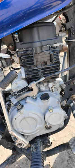 بوكسر 2019 بدون اوراق نظيفة شغالة كلشي مابيها بس الكابريتر يخربط ويحتاج باتري لايت وزوج تايرات جدد الخلفي مبدل مو نفس الصورة
غيرها كل نقص ماكو شغل واطلع
***********
***********
