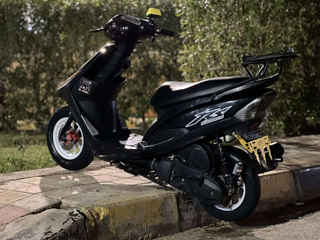 السلام عليكم شباب ماكس عدلة 120 للبيع بوشة 49 مكفوله من الفتح دراجه نضافه شوفة عينك بيهة شيال رياضي وبية كلچ رياضي مال تفصيخ وبيهة وياله رياضي وبيهة دبل خلفي رياضي دراجة شلعه ومعدل تفحص وتشوف بعينك سعر 575 بيهة مجال حگ الجيه متواجد عالفيس او اتصال***********
