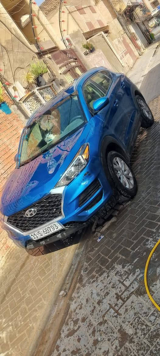 سلام عليكم توسان 21 وارد
امريكي كفاله عامه عده البابين ماشيه 50 الف 
رقم جديد بسمي السعر 155
***********
