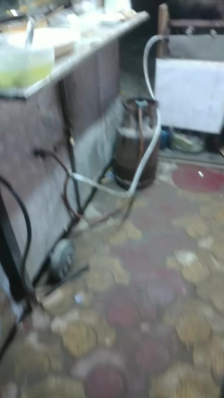 سلام عليكم ورحمة الله وبركاته خواني عندي هاذة الميز لبيع كلشي يرهم ماء كولات لبلبي حلويات مال لبن اجياس جاي رمظان  مكن حي اور قرب السنتر حي اور السعر ٢٠٠ ويب مجال قليل رقمي ***********
