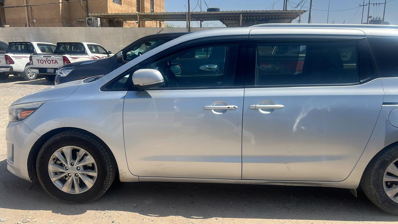 السلام عليكم عيني كيه سيدونه موديل 2017 مواصفاته LX فول مواصفات اوتماتيك بانزين 6سلندر  السعر 185 ورقه وقابل للتفاوض لل استفسار ***********
