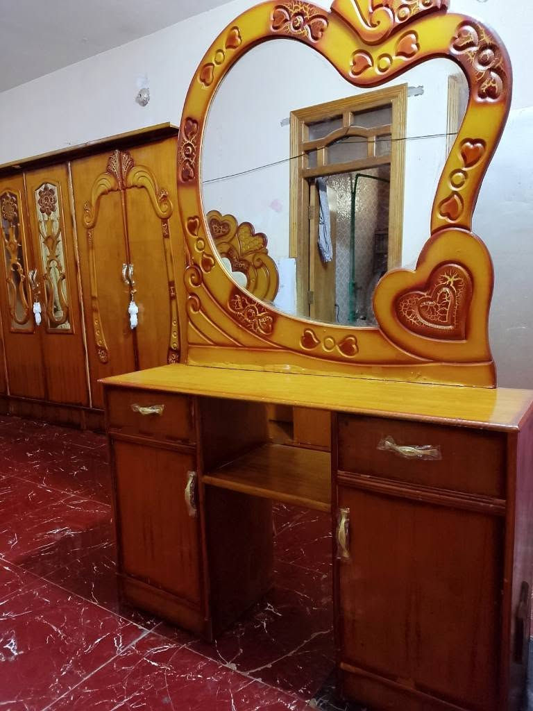 غرفه 6 بيبان صاج عراقي وكلش نضيفه والسعر 300 شراي اتصل عالرقم *********** ميسان حي شهداء عمارة, ميسان
