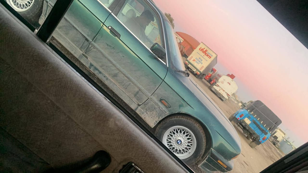 بۆفرۆشتن لە کالارم  ئاولیاتە و حاسیبە  باڵام من باس کفیلی ئاکە م ماڵی کاس نابێت سایارە کە زۆر باقاواتە 525جە و گێڕ عادیە سایارە کە 250دینار مسرفی تێ نیە تابریت ساردوو گارم واشارت بێش بانە و فۆڕمیگە و سلایتە جوار جامە کارە بە ڕاقە م ***********
