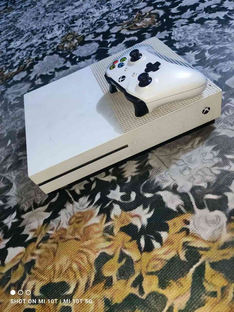 Xbox one s
جهاز نظيف يجيك كامل هو ووياراتة واليدة التخزين مالتة نص تيرا رايت تقريباً
الجهاز منظف تنظيف داخلي يعني بحالة الوكالة من الداخل لا تكطيع ولا شي
تبريدة حلو وما يطفي عندك بنص اللعب ويدعم ال120 فريم
السعر 155 وبي مجال
الرقم ***********
او على الخاص
