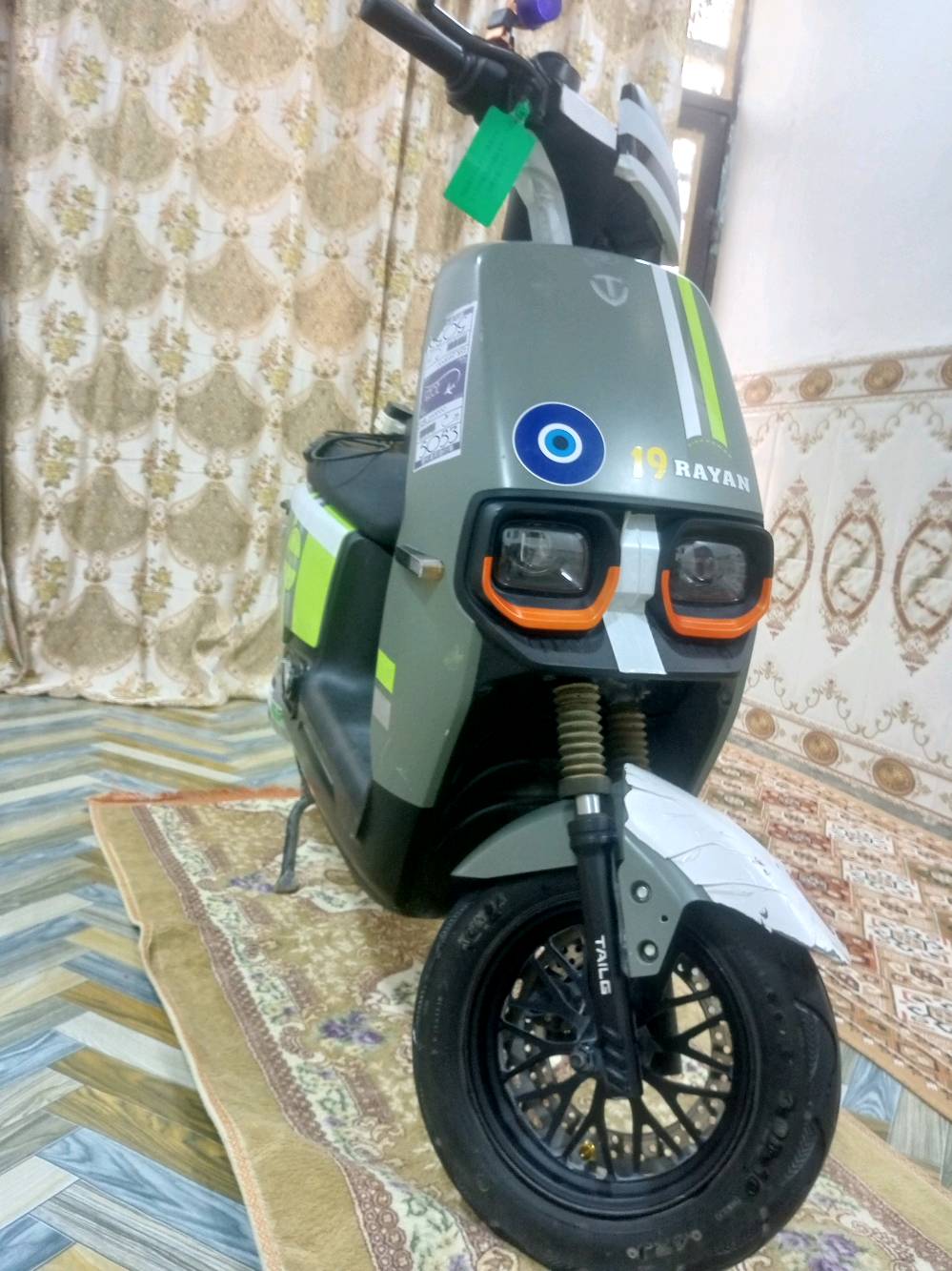 السلام عليكم 
دراجه شحن للبيع /المكان كربلاء حي  العسكري/
الدراجه موديل2024/7✅
مواصفات فوول حجم 10-300✅
نضام 3 سرع عدد البطاريات (6)AH23. 12V  ✅
صندوق خزن كبير  لايت عالي ناصي ✅
السرعه الفعليه 51km تايرات جوبلس✅
ستاند جانبي ✅حجم المحرك 1200Wحقيقي✅
المسافه المكطوعه55km. شاشه ديجتل ذكيه. 
النضام الدراجه اوربي بلكامل صناعه راقيه جدا  ✅
(السعر825)وبيه مجااال بس السوبايه مكسوره شوفه الصور 
الشراي يتفضل خاص ❤🩵
