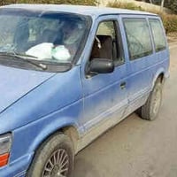 دوج كرفان للبيع مكاني بغداد الشعله سياره بيها طفيه بسبب ابيع ع هل موجو...