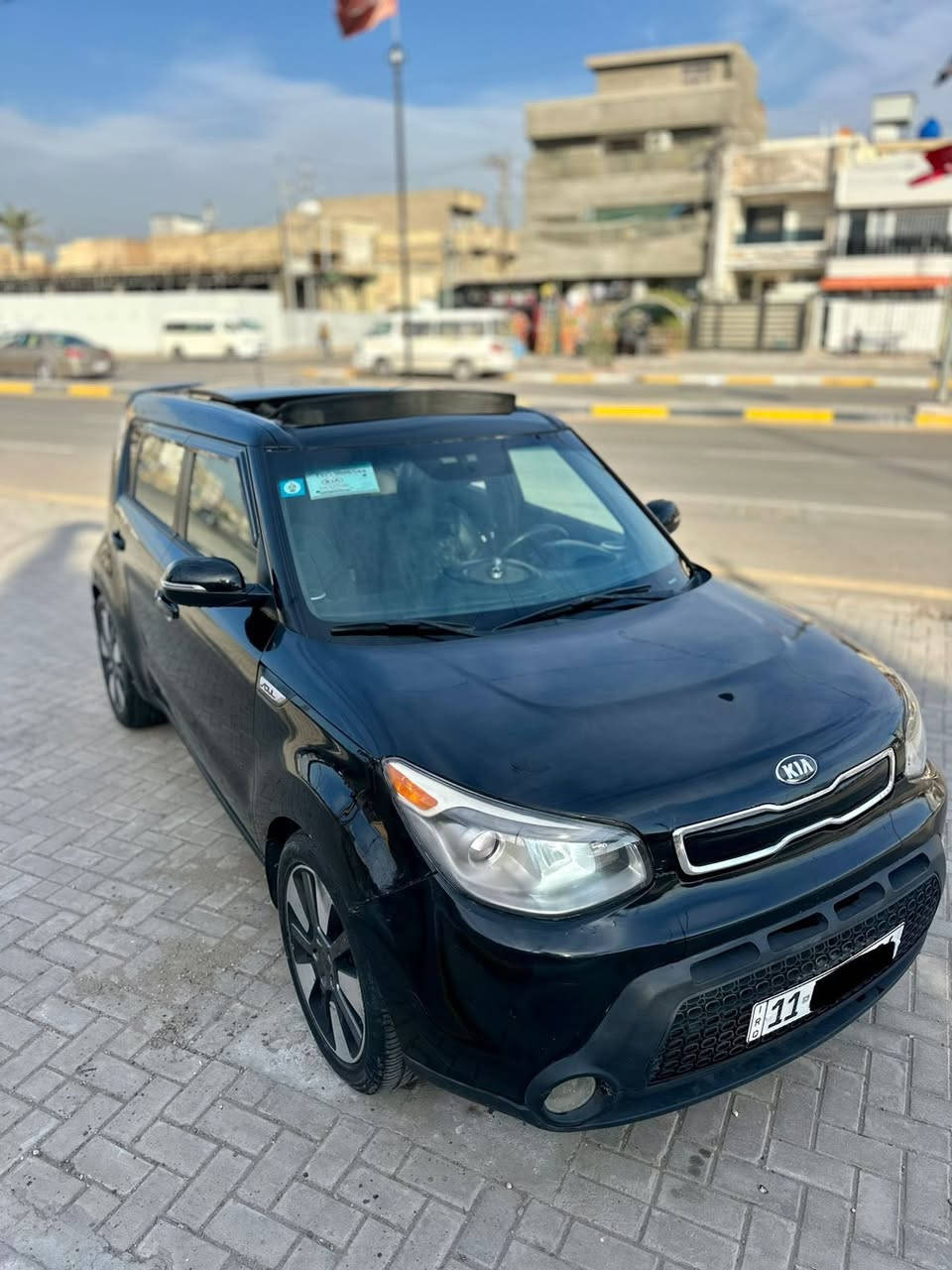 كيا صول VIP للبيع 2014 بأسمي بغداد
السيارة فول مواصفات للاخير
محرك الفين البنيد مصبوغ فقط 
المواصفات 
1 بانوراما
2 بصمة
3 كشنات تبريد + تدفئة
4 ستيرن تدفئة
5 مري شفط
6 كشنات خلفية تدفئة
7 جنطة كهرباء 
8 ترحيب عند الاقتراب
9 بصمة بالابواب
10 اشاير بالمري
11 سستم سماعات ذكي
السعر 112 وبيها مجال المكان بغداد 
 ***********
