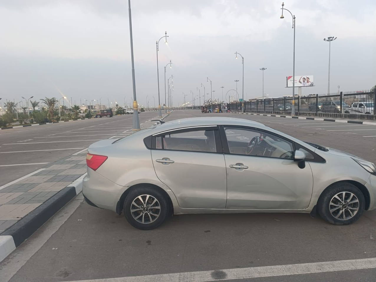 كيا ريو خليجي 2013
📍 البصرة – الزبير
⚙️ الرقم بصرة والسيارة باسمي

• السيارة استخدام شخصي فقط
• ماشية 135 ألف فقط
• محرك وكير وحدادة والتبريد بحالة ممتازة
• مجهزة بشاشة وكاميرا
• السيارة جاهزة وما بيها أي نقص
💰 السعر: 76 وبيها مجال
📞 واتساب: ***********
