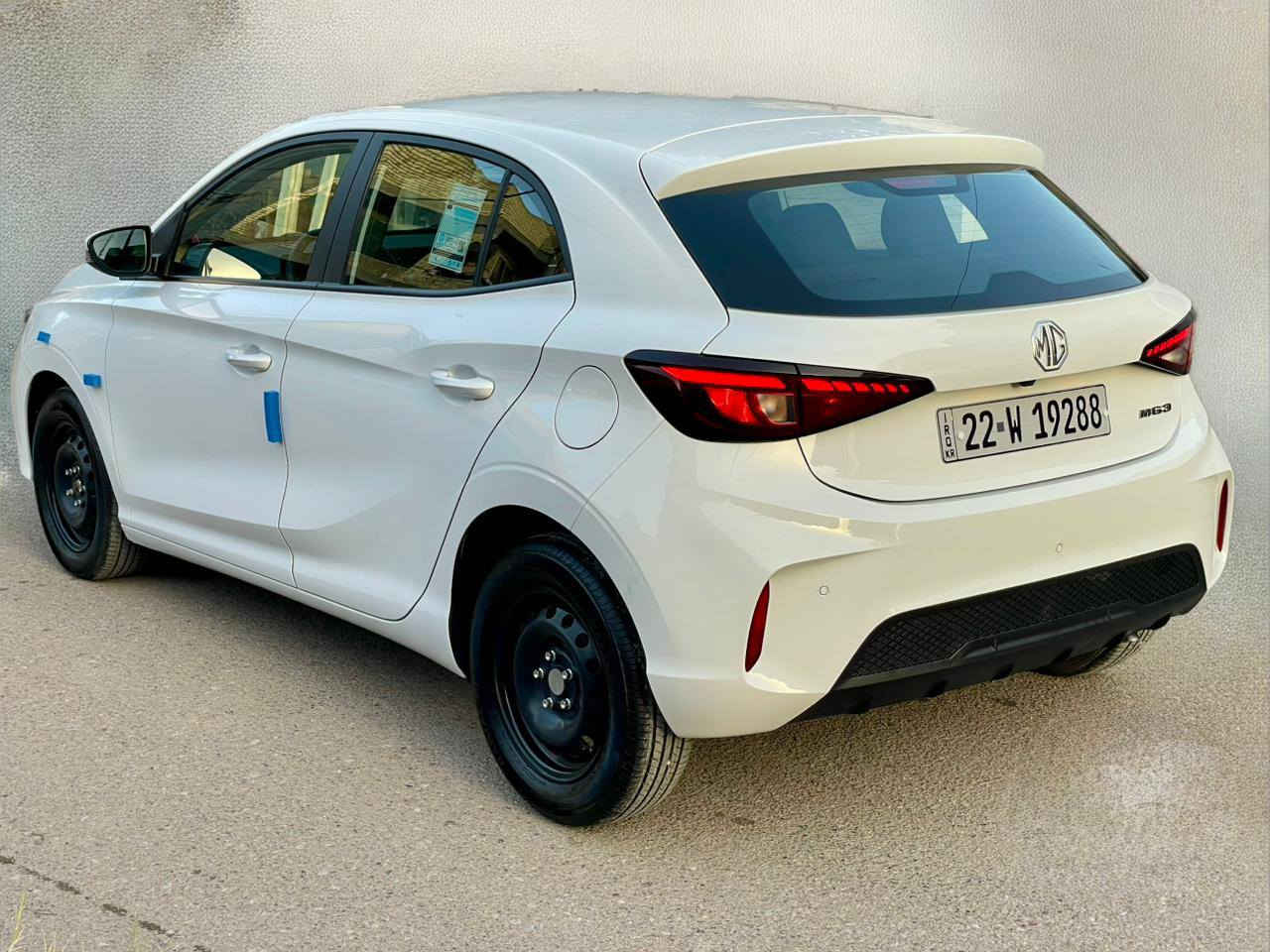 السلام عليكم             MG3
2025
بضمان 6 سنوات 
وضمان سنتين صيانه عامة مجانية 
6 تبديلات دهن مجانا بالشركة 
‎السيارة رقم اربيل باسمي 
‎المحرك 1500 تنفس طبيعي 
‎كير اوتماتيك 
‎شاشة ابل كار بلي واندرويد 
كامره خلفية
تحكم ستيرن جهتين 
لايت + بك لايت Led
بلوجكترات امامية
اشاير بالمري الجانبية 
لايت عدسة 
‎حساسات خلفيه
حساس ضغط اطارات
عداد المسا‎فة 7
السيارة بعدها بلازكات الشركة زيرو 
السيارة ترقيم جديد بأسمي 
تحويل ثاني يوم مكان السيارة الكرخ 
السعر 110
الاستفسار ***********
