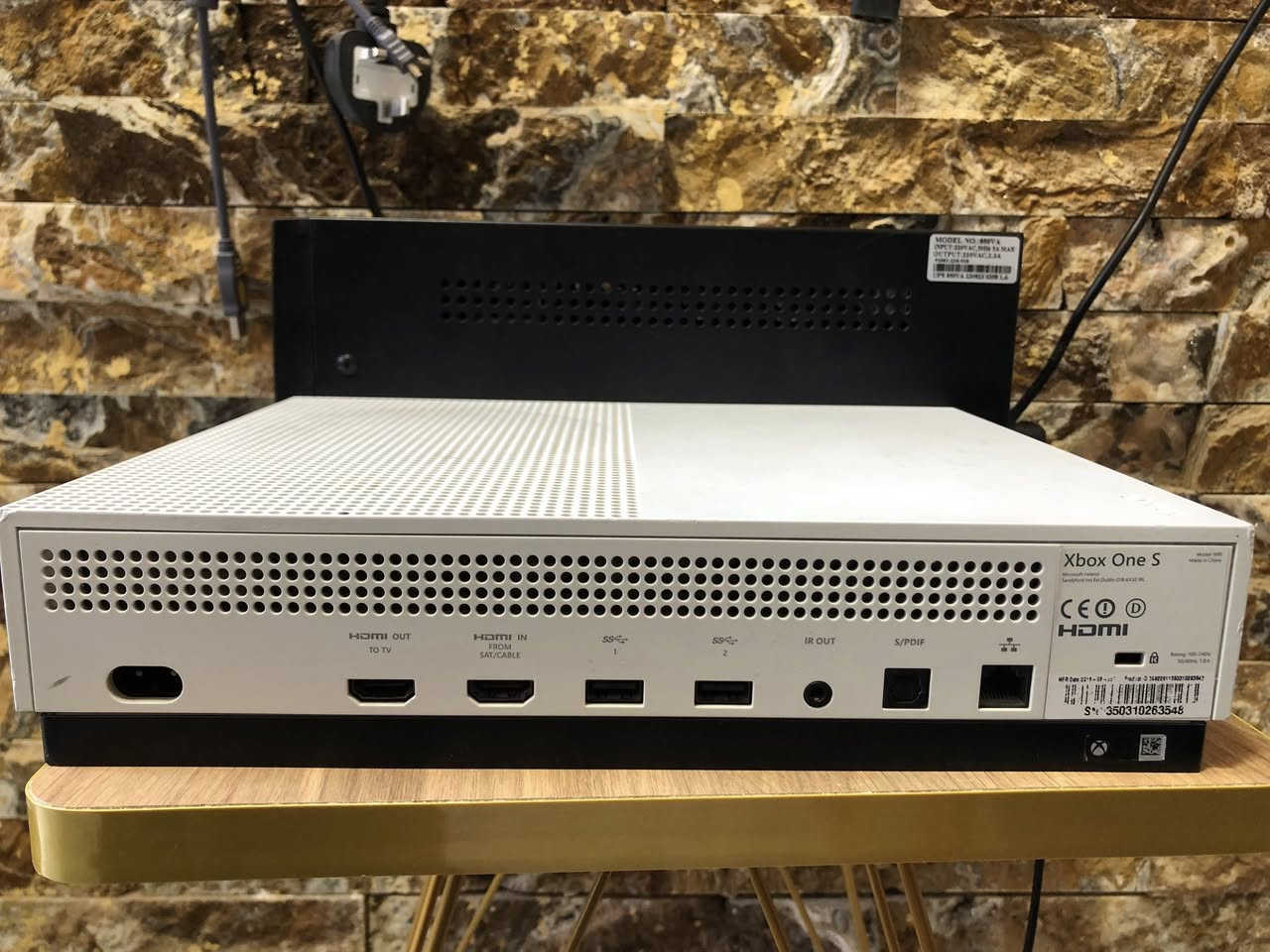 اكس بوكس ون اس تيرا لوك ستيكر
جوستك اصلي  الجهاز فول نضافه  واضح بالصور 
بي ١٠ العاب قويات منهن 
كراند
باتل فيلد
ماين كرافت
كراش
وبعد هواي وبي بعد مساحه 
سعره   قفل١٦٠💵
اذا تريد وياه اشتراك كيم باس شهر التمت يصير سعره ١٧٠💵
وموجود توصيل لجميع المحافظات 🚚


**إذا كنت صاحب هذا الإعلان وتريد حذفه لأي سبب، رجاءا أرسل رسالة إلى الدعم الفني**