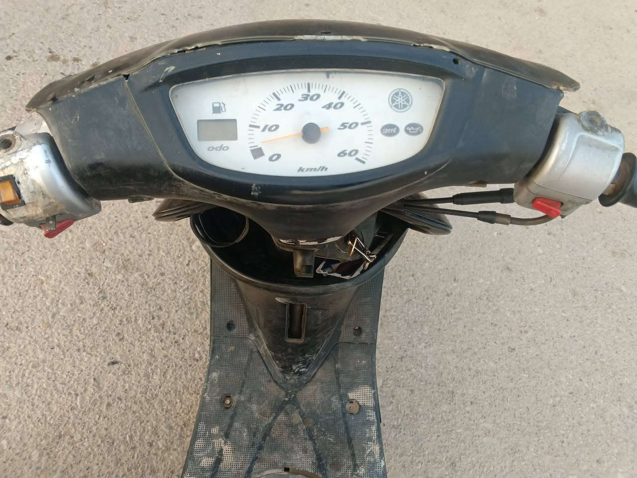 دراجة عصفورية ياماها ياباني تجفيت جديد شغاله كهربائيات نكرة سلف وهندر سعرهة 180الشراي يتصل *********** مكاني ديالى
