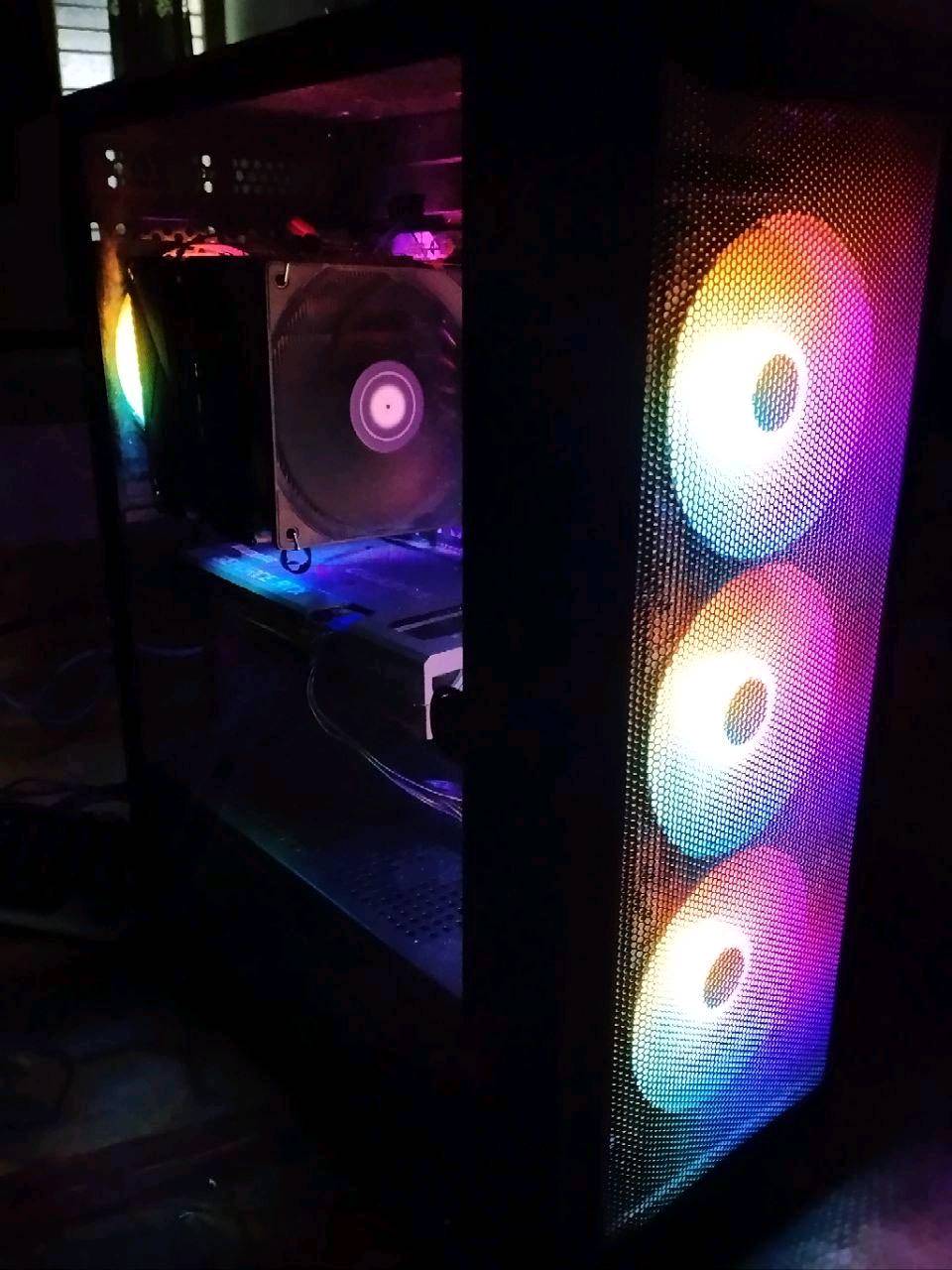 السلام عليكم
تجميعه كامله

R5 3600 معالج

 b450m بورد

Rtx 3060 12G كارت مبدل معجون حراري 

Ram 2x8 16G 3200 رامات

 deepcol مبرد غازي

Hdd 1t هارد

ssb 128G هارد

ATX 650w  بور سبلاي

==============================
شاشه ASUS مع الكارتونه مالتهه وملحقاتهه 
ASUS TUF VG279QM1A  
تدعم display port + hdmi 2.1
280 hz
حجم 27
Full HD
نوع  Fast ips
زمن الاستجابه 1ms
ممتازه جدا للالعاب
======================
ups  اونلاين من شركه apc

=====================
سعر الشاشه : 300
سعر التجميعه : 800
سعر اليو بي اس : 70
+
ماكو توصيل تجي تفحصهه
وبدون ترجيع
الموقع: بغداد