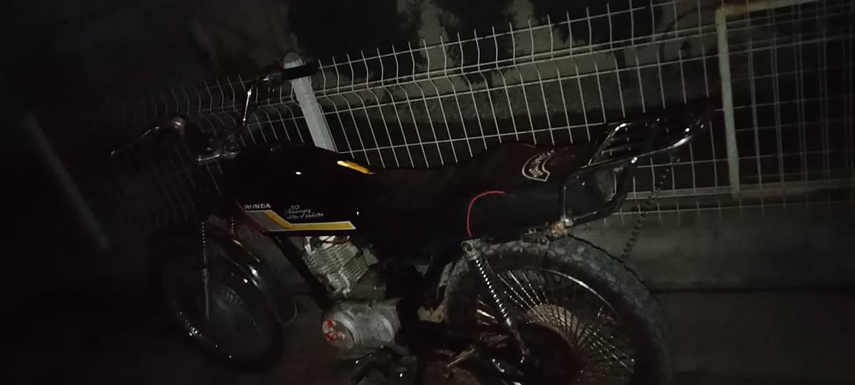 بـسـمـیللە رحــمــان رحـــیم ئـەم ماتۆڕە بۆ فرۆشتن مـاڵـەکـە خـۆی دیارە تـەنکی و کوشن پاشکۆ سوکان تایەو ویل کابرێتەر زۆربەی گیانی تازە کراوەتەوە نە دوکەڵ نە سەوت بەس فێرسی تیایە سعری ٢٨٠ هەزار معامەلەیەکی برایانە 🖤🥀 السليمانية, العراق


**إذا كنت صاحب هذا الإعلان وتريد حذفه لأي سبب، رجاءا أرسل رسالة إلى الدعم الفني**