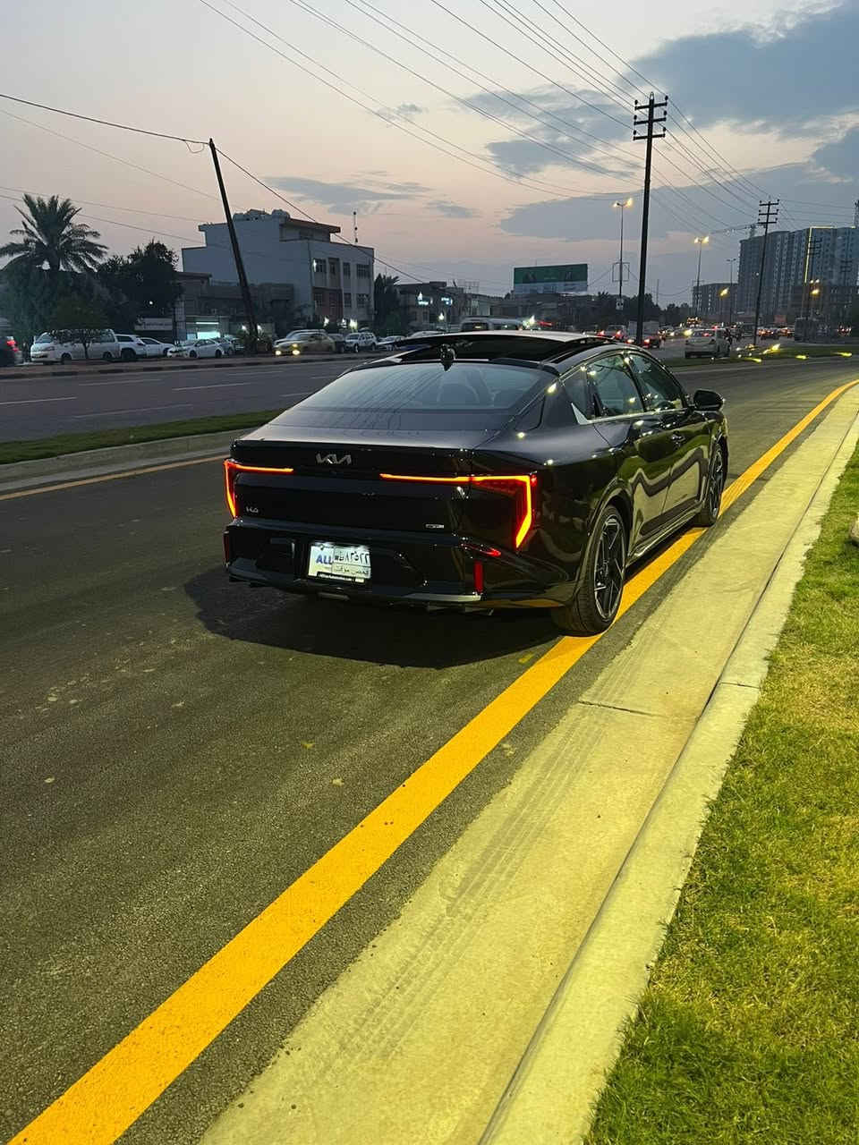 سلام عليكم

كي فور 2025 k4 لون اسود ماشيه 5الف 

 ايرباك ستيرن

حدث خشم بنيد والباب سايق نفسه بارد وجاملغ لبصف سايق خشم من جهت لباب

محرك : 2000 دوش 

وارد : اميركا 

عداد مشي : 5

مواصفات جيتي لاين فول

1_بصمة 

2_تشغيل عن بعد 

3_ بصمة ابواب 

4_ بصمة جنطه 

5_شاشه متصل حجم كبير 

6_فول قيادة ذاتيه مع تحديد مسار 

7_فول تحكم ستيرن 

8_تبريد قطعتين متصل مع شاشه لمس 

9_منافذ شحن خلفية 

10_سايد بريك كهربائي 

11_مانع انزلاق 

12_نقط عمياء 

13 _ تحكم وضعيات قياده

14_رادار امامي وخلفي وجانبي 

15_فول حساسات توقف ذاتي 

16_لد امامي مع عدسات زنون

17_لد خلفي 

18_شحن واير لس 

19_كامره خلفية دقه hd

20_ويل كب بلاد 

مرقم بغداد باسمي  

سياره كلين تايتل كفاله عامه   

مكان السياره بغداد ***********

السعر ١78وبيه مجال كلش بسيط
