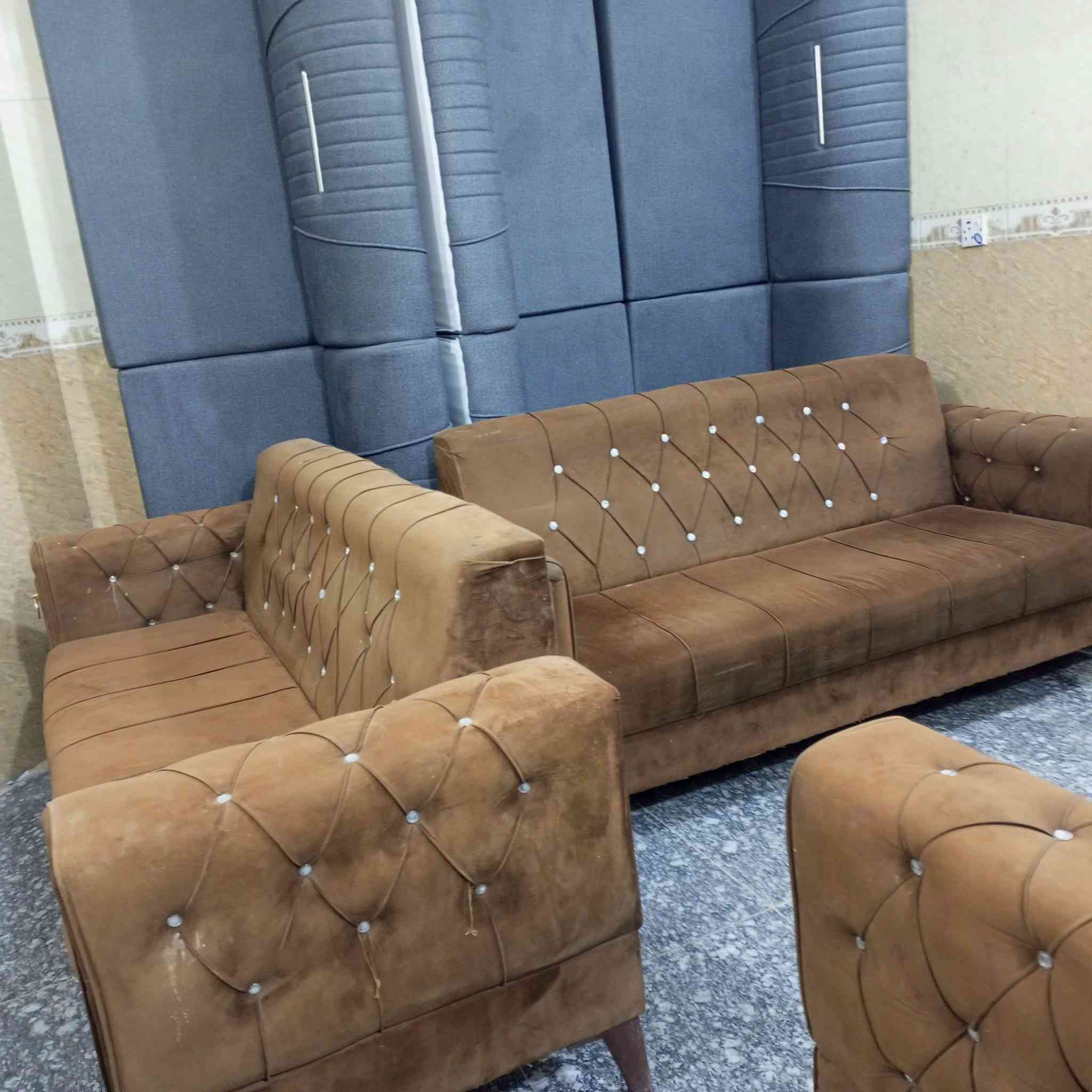 تخم مستعمل نظيف السعر ١٥٠ ألف بابل الحمزه الغربي حي الدولار قرب عماره دكتور ناجي أتصال ***********
