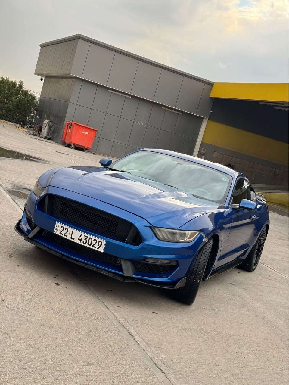 بةناوي خواي گةورة. موستاگ ٦ پستن ٢٠١٧ شين ٨٠مايل رويشتية ٣ پارچةو نيو بي ژوري ايرباك بس سوكان تةقية. ١٤٤ورقةو معاملة *********** أربيل, العراق
