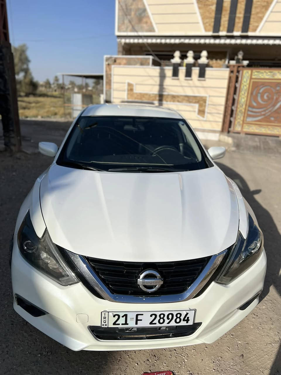 سلام عليكم
نيسان  التيما 2017  
رقم سليمانية سنوية جديدة
لون ابيض صدفي 
مكفولة كفالة عامة فقط بنيد امبدل بلادي 
فول مواصفات عدى الفتحة 
كير مكينة بلاد +صدر امامي وخلفي وتايرات كلة جديد 
تدفئة بالكشنات تحكم ستيرن كامرا خلفية وحساسات كشن كهرباء بصمة تشغيل + تشغيل عن بعد 
بصمة ابواب + بصمة صندوق  وباقي المواصفات المعروفة 
عنوان السيارة ديالى شهربان 
للاستفسار اكثر ***********
