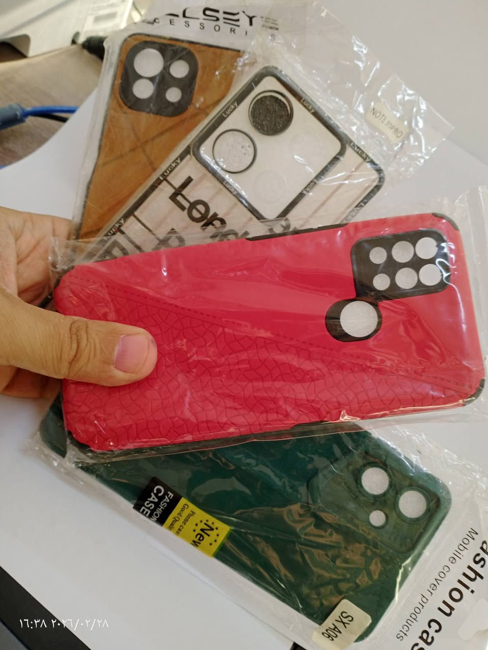 السلام عليكم
كفرات العدد 400 مع عدسات العدد 40  ايتمات حديثه السعر 70 الف كلها نظيفه وجدد مال تصفيه محل رقمي ***********
