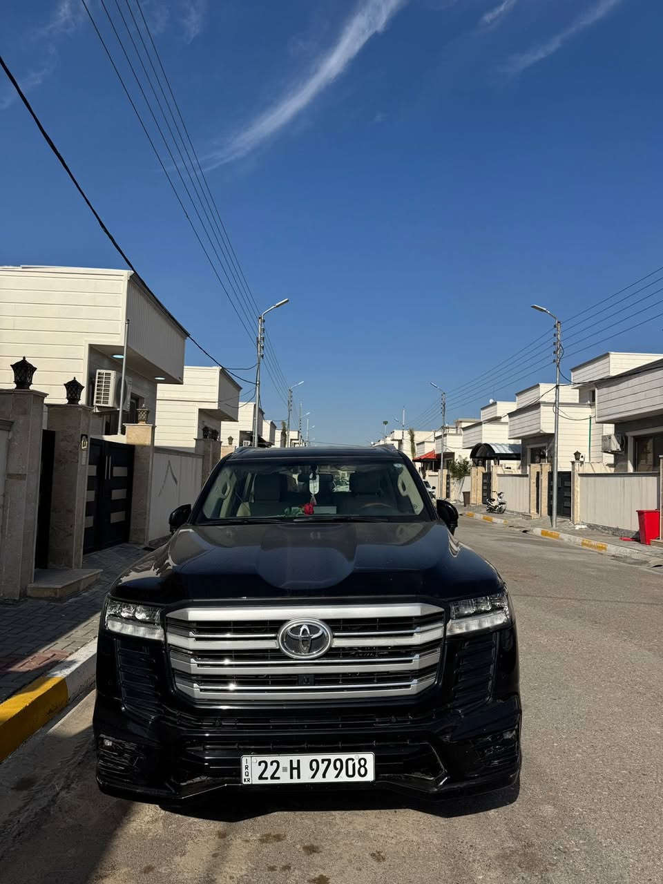 ﷽
بسعر مناااااااسب جداً 
‏‎سلام عليكم 
 للبيع او مراوس 🌹
� لاندكروز بريم 2024 GXR -Limited 🌟
🔹 المواصفات العامة:
 • موديل: 2024 
 • المكينة: 4000 CC تنفس طبيعي 
 • ماشيه  فقط 33 
 • رقم اربيل بأسمي 
 • مكفولة من كلشي حته من الجكة 
مغلفه PPF بالكامل 
حته الجام تغليف اصلي ابو الضمان 
🔹 الرفاهية والتجهيزات:
باب خلفي كهرباء 
كراسي كهرباء 
4 كامرات 
شباك LED 
3شاشات ام التطبيق 
كراسي تدفئة 
مري شفط 
شاحن لا سلكي 
سايد بريك دكمة 
اوتو هولد 
3 قطع تبريد
 • تبريد  للكشنات الأمامية 
 • شاشات خلفية
 • نظام تحكم منفصل بالتبريد للمقاعد الخلفية
 • شاشة وسطية كبيرة ونظام صوت فاخر
 • فتحات USB، بلوتوث، أنظمة أمان حديثة
🔹 الحالة:
✨ سيارة للذوّاقين فقط                          
ديالى بعقوبه 
لاستفسار الاتصال ع الارقام التالية 📲📲
             ‏ (  ***********   )
