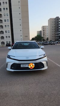 كامري مديل 2025 خليجي  وكالة عبد الطيف ماشية 11 الف  السيارة بيها حادث...