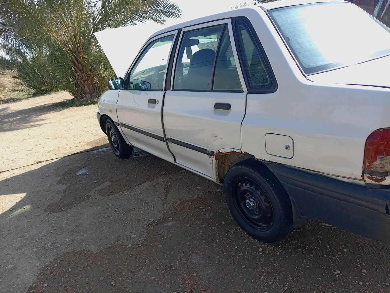 سلام عليكم سايبه البيع موديل 15 كير ومكينه كفاله حداديه كهربايات غرفه جاهزه تايرات جديده لاتبديل ولاضربه قويه سياره جاهزه  سنويه الل 27 سعر، 36وبيه مجال ***********
