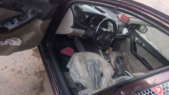 سيراتو خليجي اللون  كرزي موديل 2012 بيها حزام صبغ مكينه 1600 محرك تبريد خير من الله حدادية زينه داخل لونين . هزة جديده سنويه لل 2030شاشه اصليه تحكمات ستيرن حساس خلفي دوشمه حلوه ارضيه جلد للاستفسار 
***********
