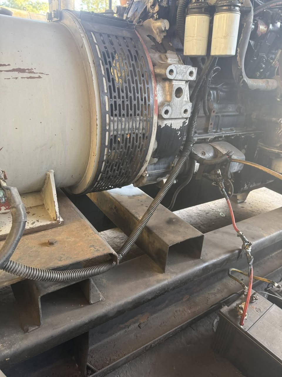 سلام عليكم افيكو 37 سوير وصط كهربائيه اصل توليدانجه 325 اصلي مولد عل حمل تحمل يمي 900 مكينه مجفته جديد ستندر مكانه بغداد سيديه ***********
