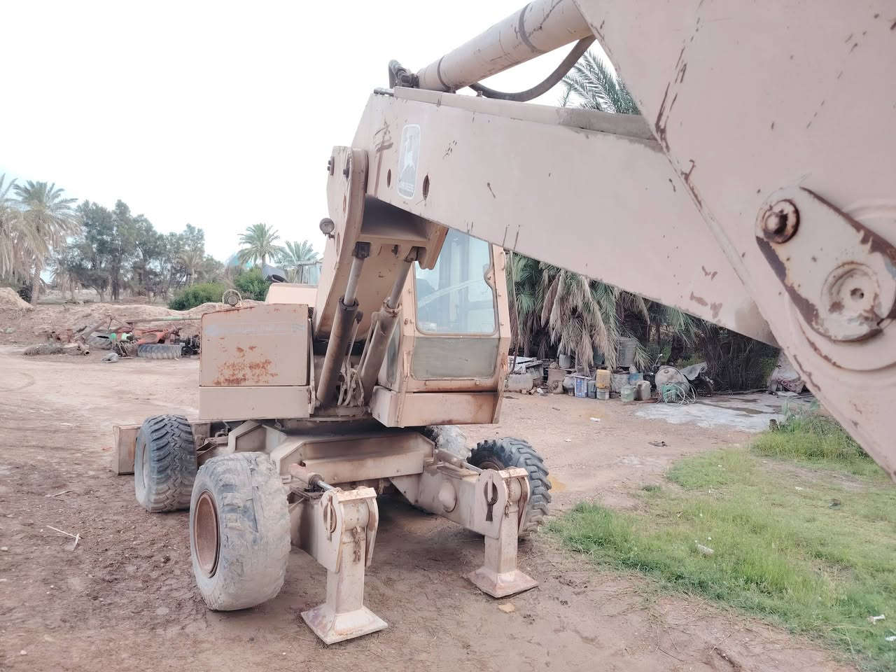 السلام عليكم ورحمة الله
(مكلف بالنشر) (مكلف بالنشر) (مكلف بالنشر) 
للبيع  
حفارة جوندير
السعر 150 ورقة (شدة ونصف) السعر قابل للتفاوض
التفاصيل
حفارة جوندير 
موديل 1995
محرك 6 سلندر سوبر بم ونوزل  بلادي مامفتوح 
شغالة جاهزه نقص فقط تايرات
بيها كتاب منافيست
وبيها كتاب فحص من مرور واسط
العنوان _واسط _قضاء الحي
للاستفسار اكثر الاتصال ع الارقام 
***********
***********
